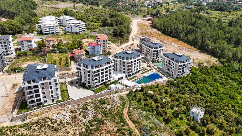 Prodaje se novi stan 3+1 u Oba Alanya – Namješten, Odvojena kuhinja