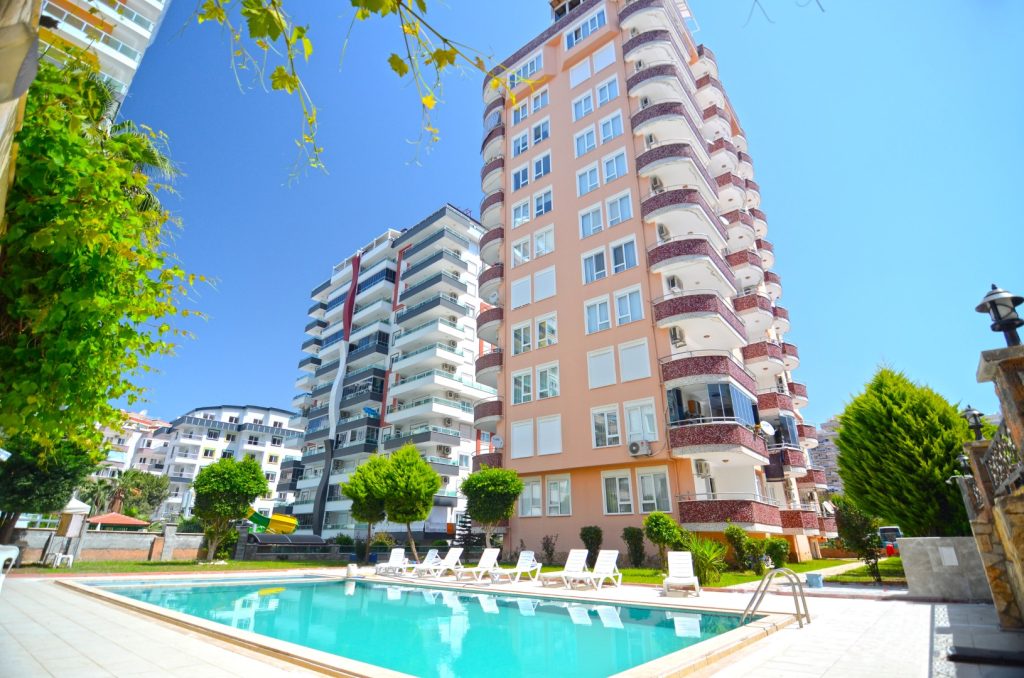 Namješten stan 2+1 na prodaju u Mahmutlaru, Alanya – samo 150 metara od mora